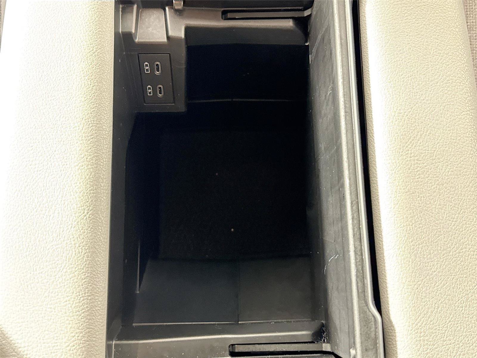 Certified 2026 Toyota Sienna LE FWD image 30
