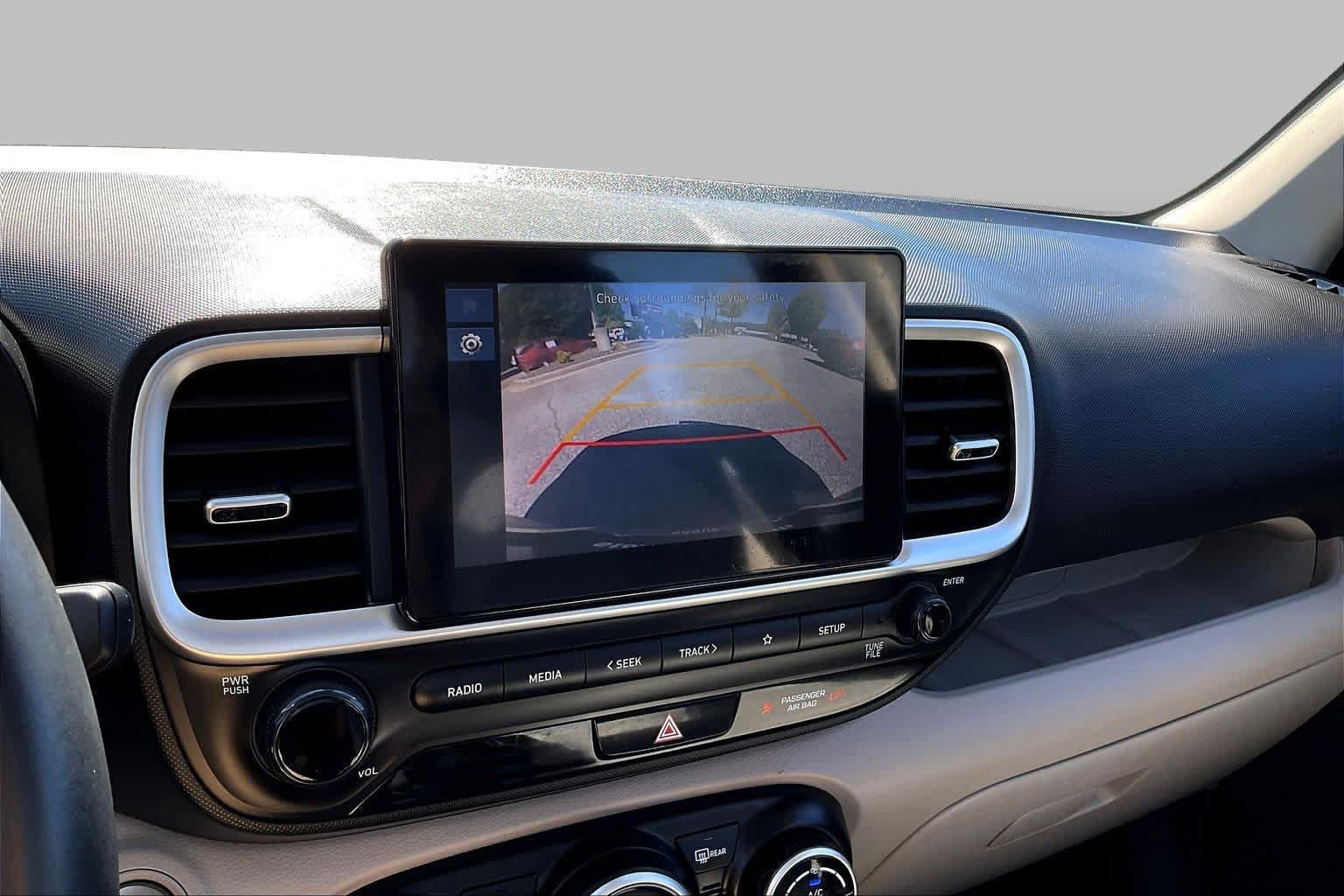 Used 2025 Hyundai Venue SEL FWD image 26