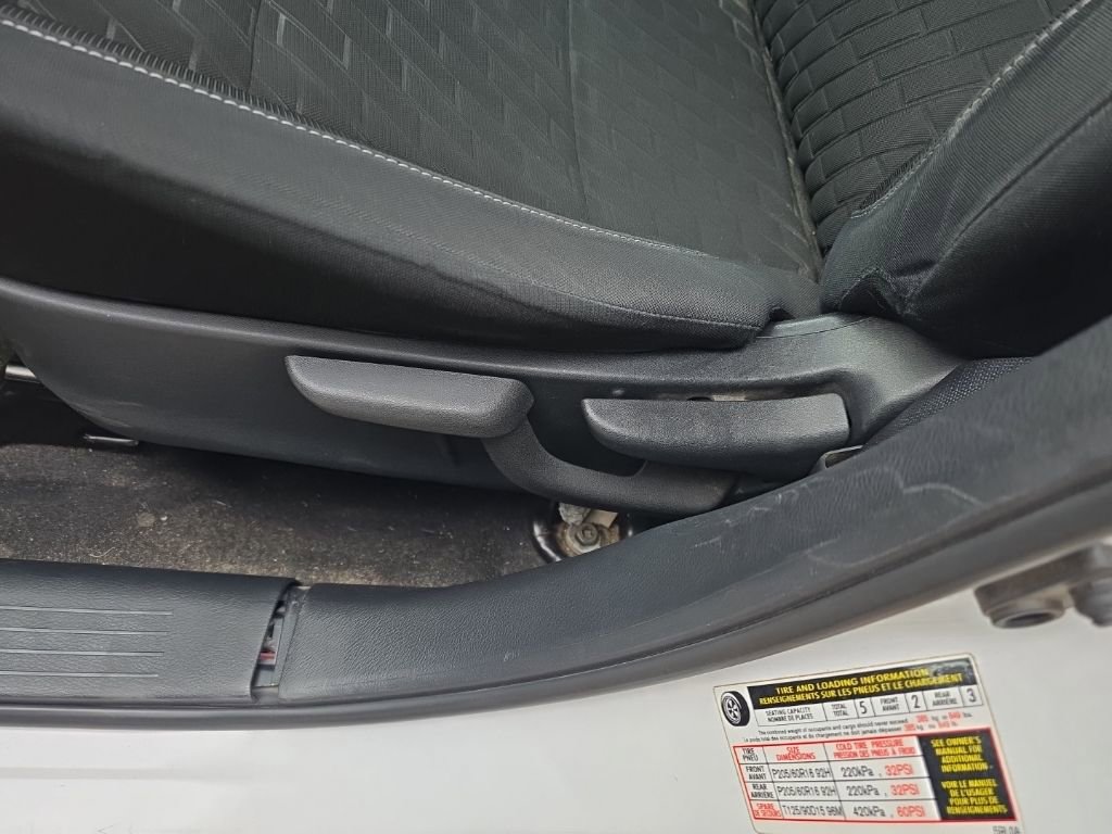 Used 2022 Nissan Kicks S image 14