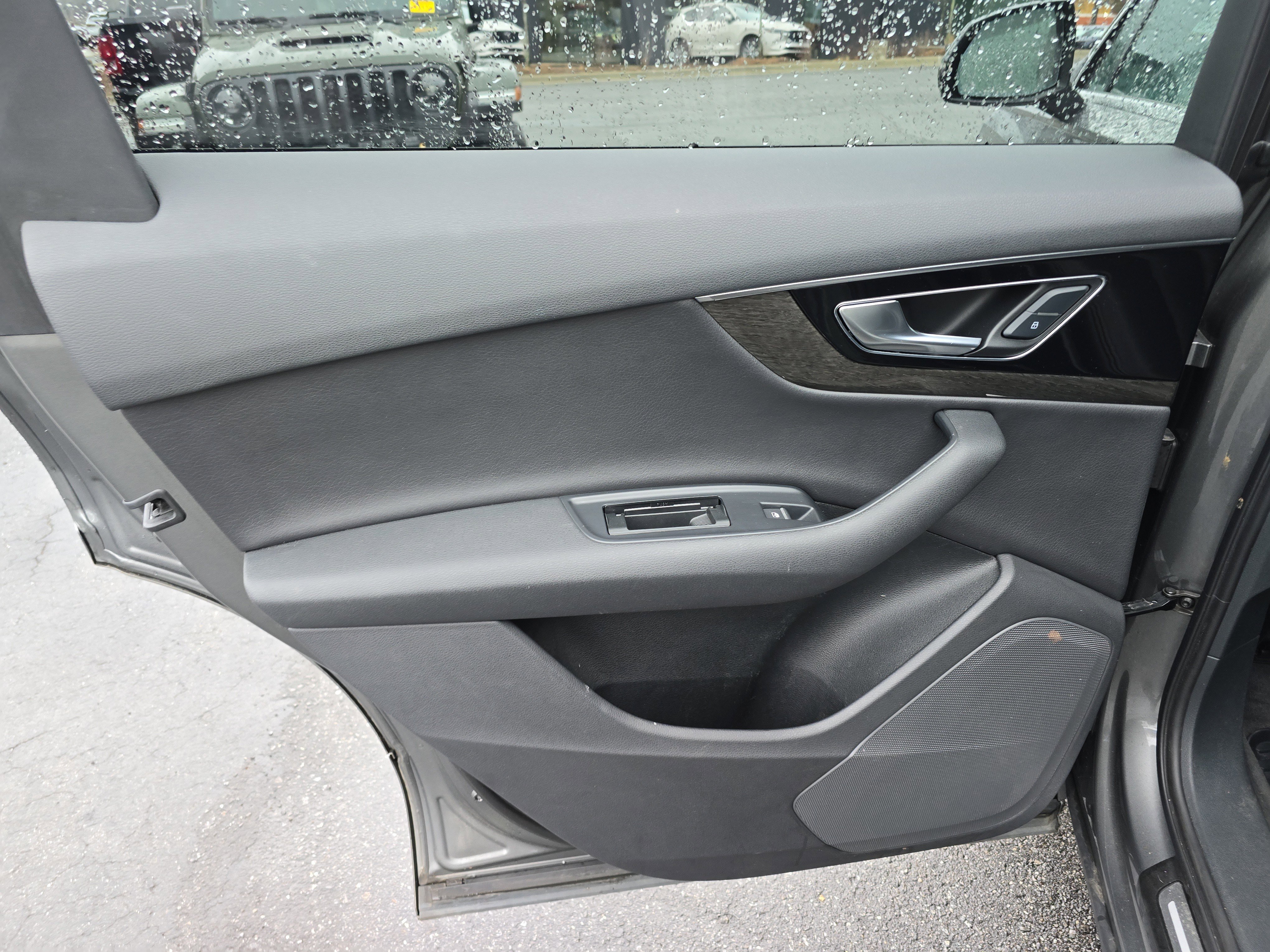 Used 2017 Audi Q7 3.0T Premium Plus w/ Premium Plus Package image 15