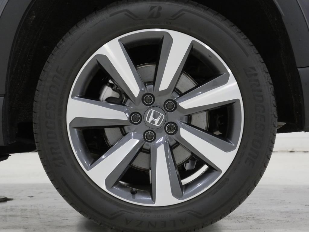 Used 2025 Honda Pilot Touring image 10
