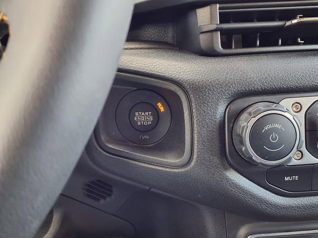 Used 2024 Jeep Wrangler Unlimited w/ Convenience Group image 14