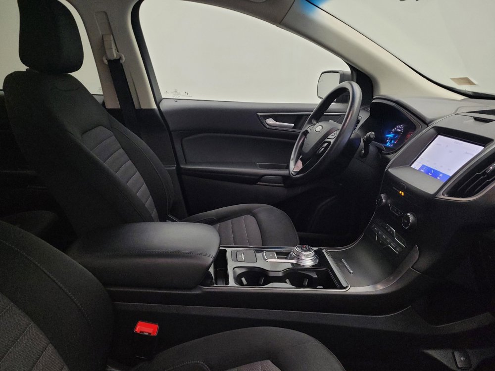 Used 2020 Ford Edge SE image 21