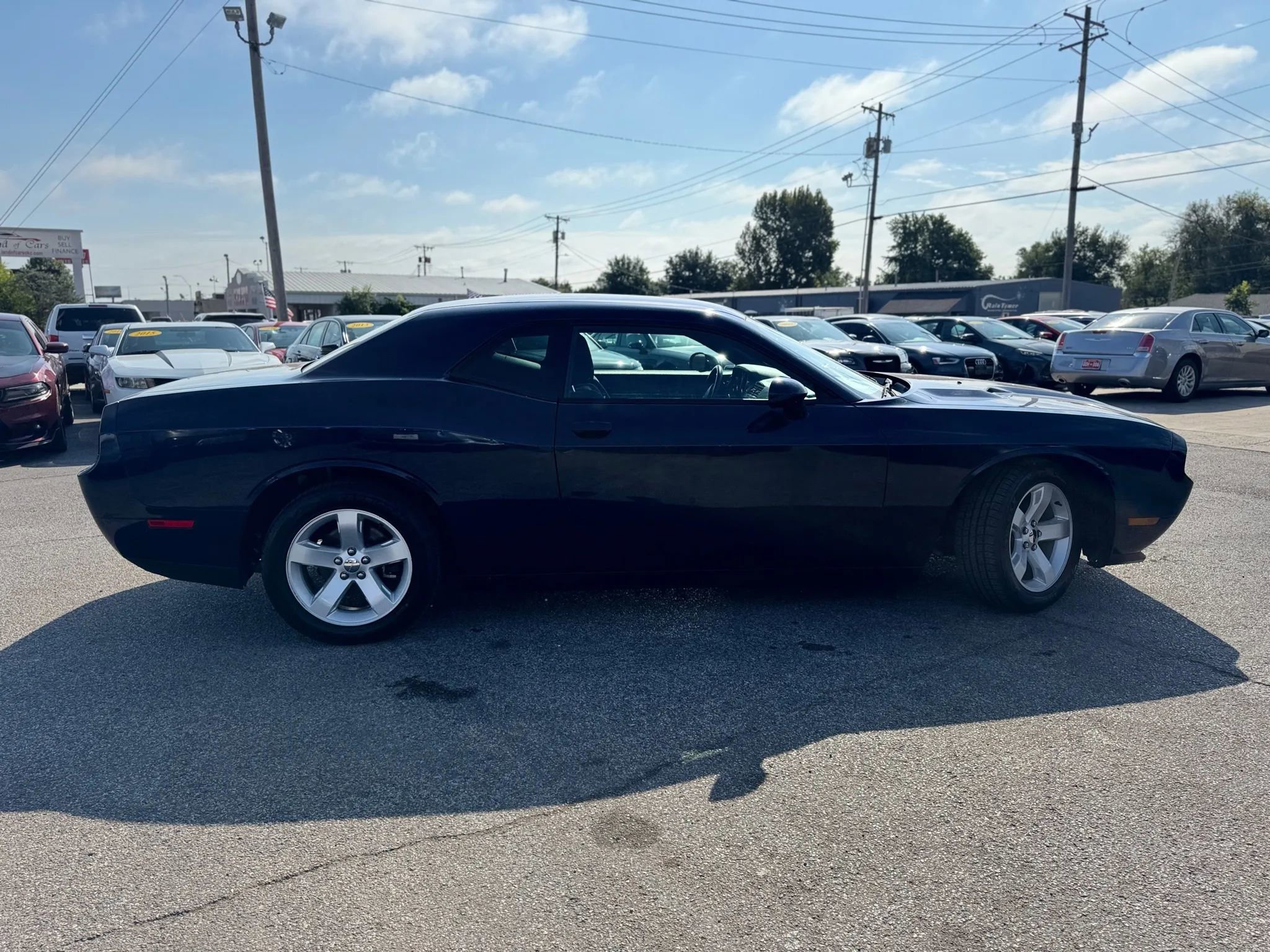 Used 2014 Dodge Challenger SXT RWD image 7