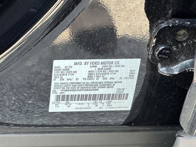 Used 2023 Ford Explorer XLT image 14