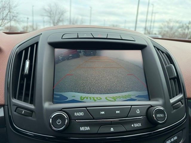 Used 2017 Buick Regal Sport Touring image 32