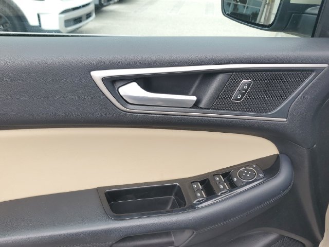 Used 2018 Ford Edge SEL w/ Equipment Group 201A AWD/4WD image 19