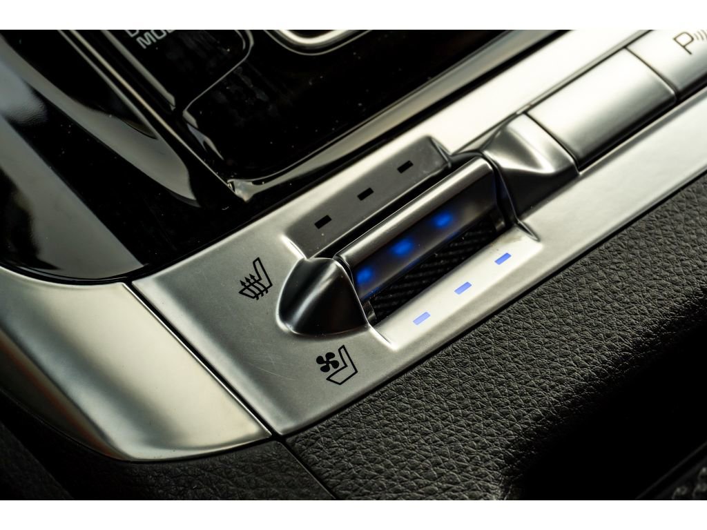 Used 2023 Kia Carnival SX image 24