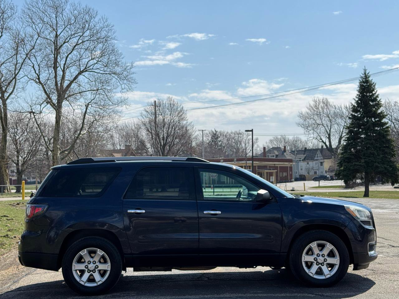 Used 2016 GMC Acadia SLE AWD/4WD image 9