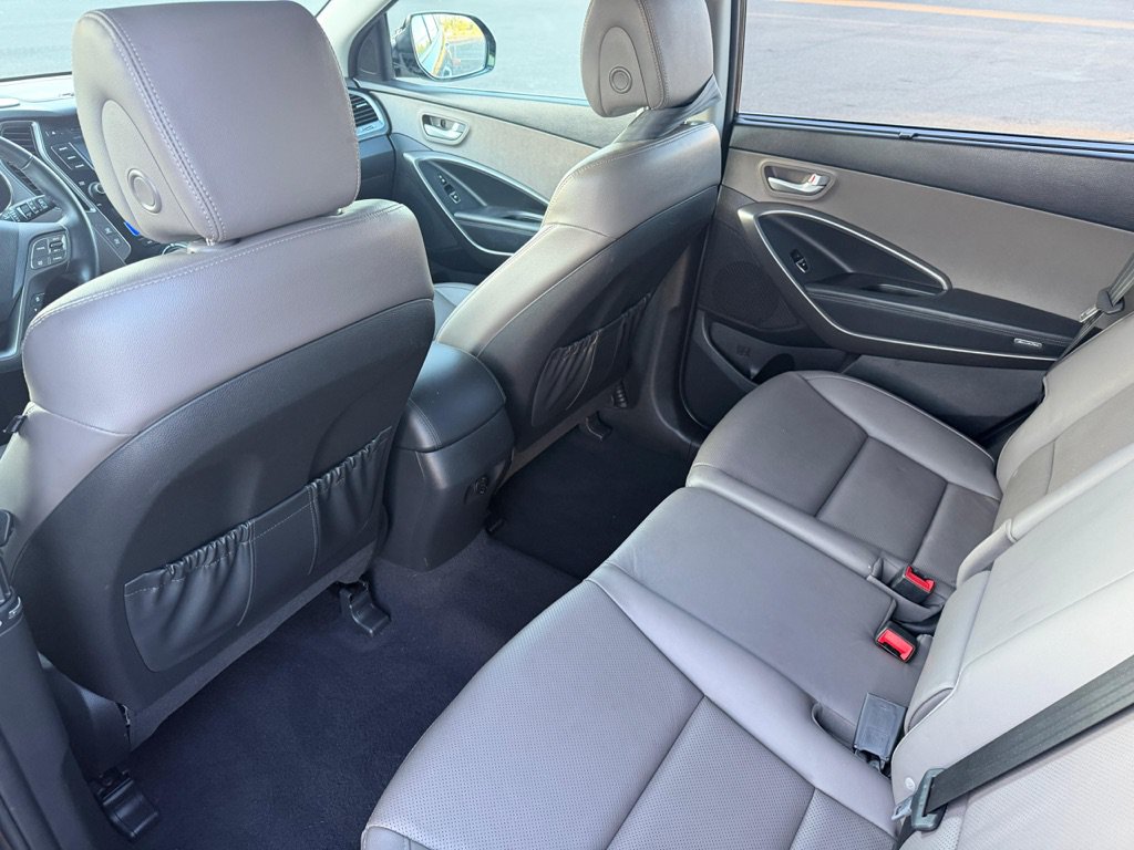 Used 2015 Hyundai Santa Fe GLS w/ Option Group 02 AWD/4WD image 11
