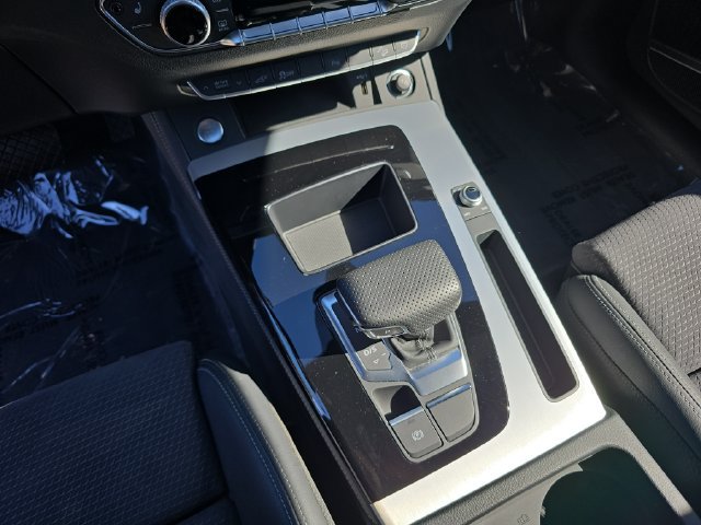 Used 2024 Audi Q5 e Premium Plus AWD/4WD image 28