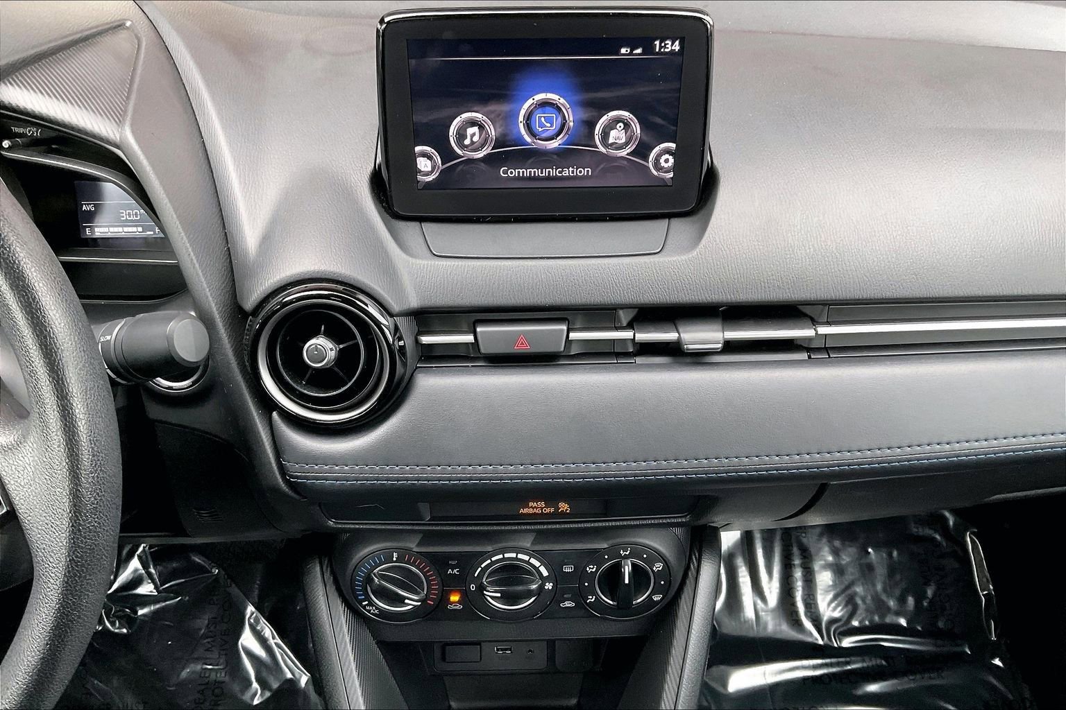 Used 2019 Toyota Yaris LE image 9