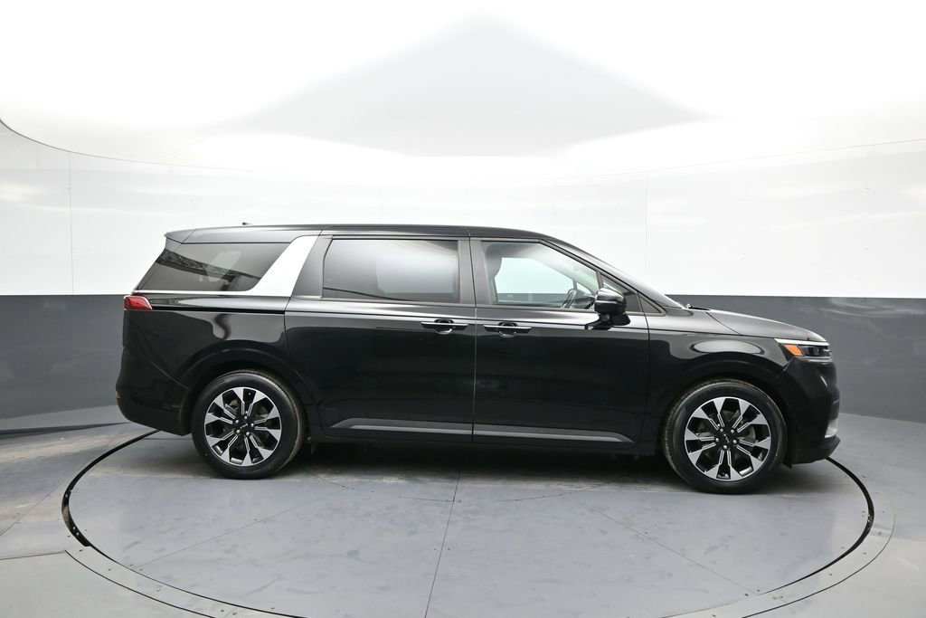 Certified 2023 Kia Carnival EX image 5