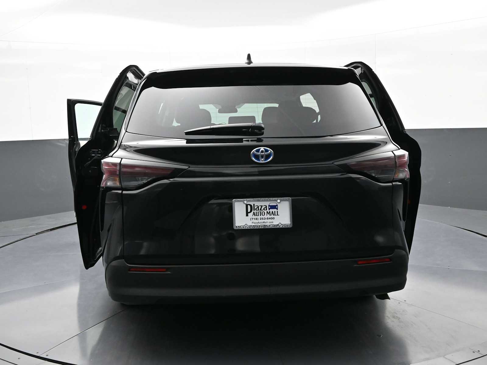 Used 2024 Toyota Sienna LE w/ Protection Package (TMS) AWD/4WD image 43