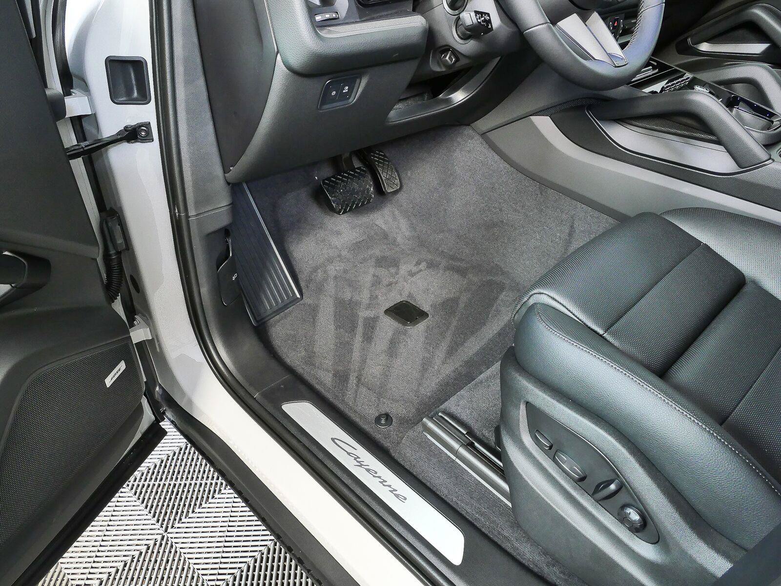 New 2026 Porsche Cayenne AWD/4WD image 8