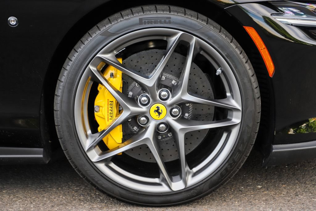 Certified 2025 Ferrari Roma Spider RWD image 29