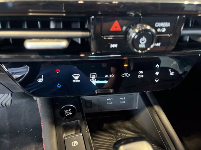 New 2027 Nissan Kicks SR w/ Cold Weather Package FWD image 15