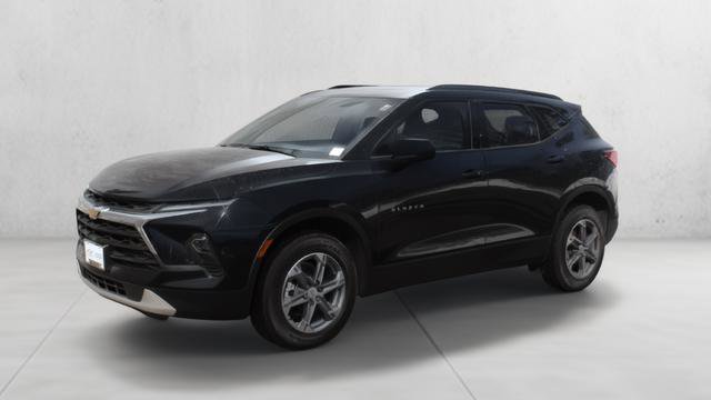 Used 2023 Chevrolet Blazer LT w/ Convenience Package image 3