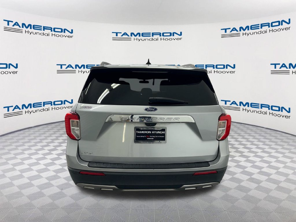 Used 2022 Ford Explorer XLT w/ Equipment Group 202A RWD image 4