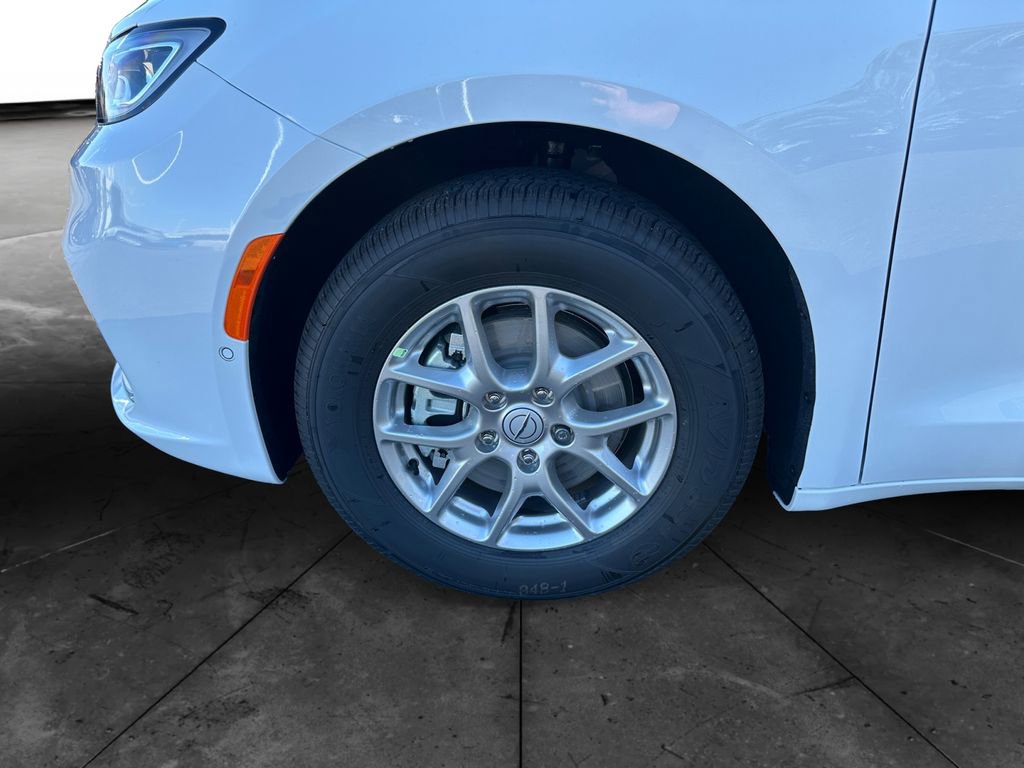 New 2026 Chrysler Pacifica Select image 14