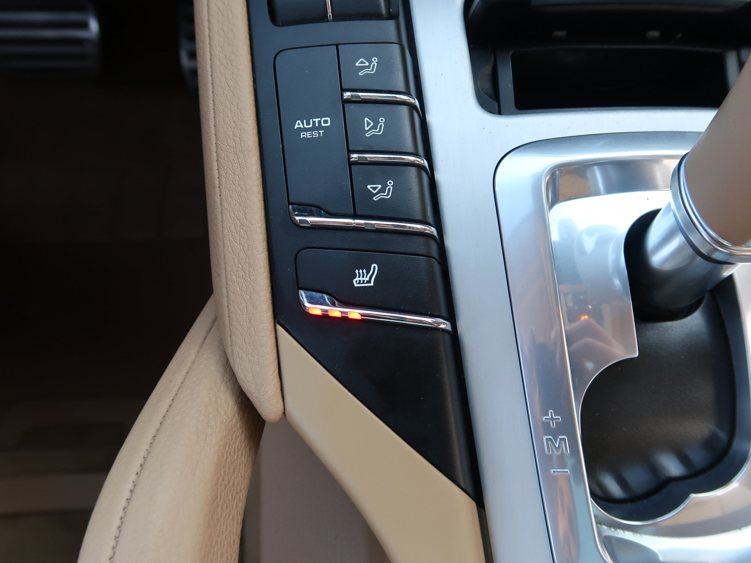 Used 2014 Porsche Cayenne GTS AWD/4WD image 20
