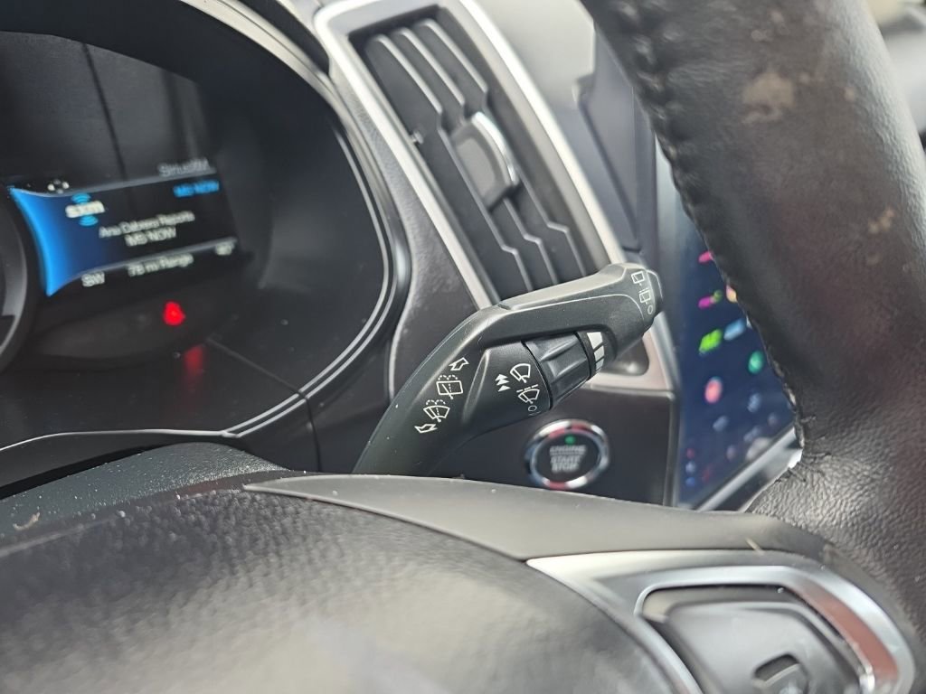 Used 2022 Ford Edge SEL w/ Sport Appearance Package image 16