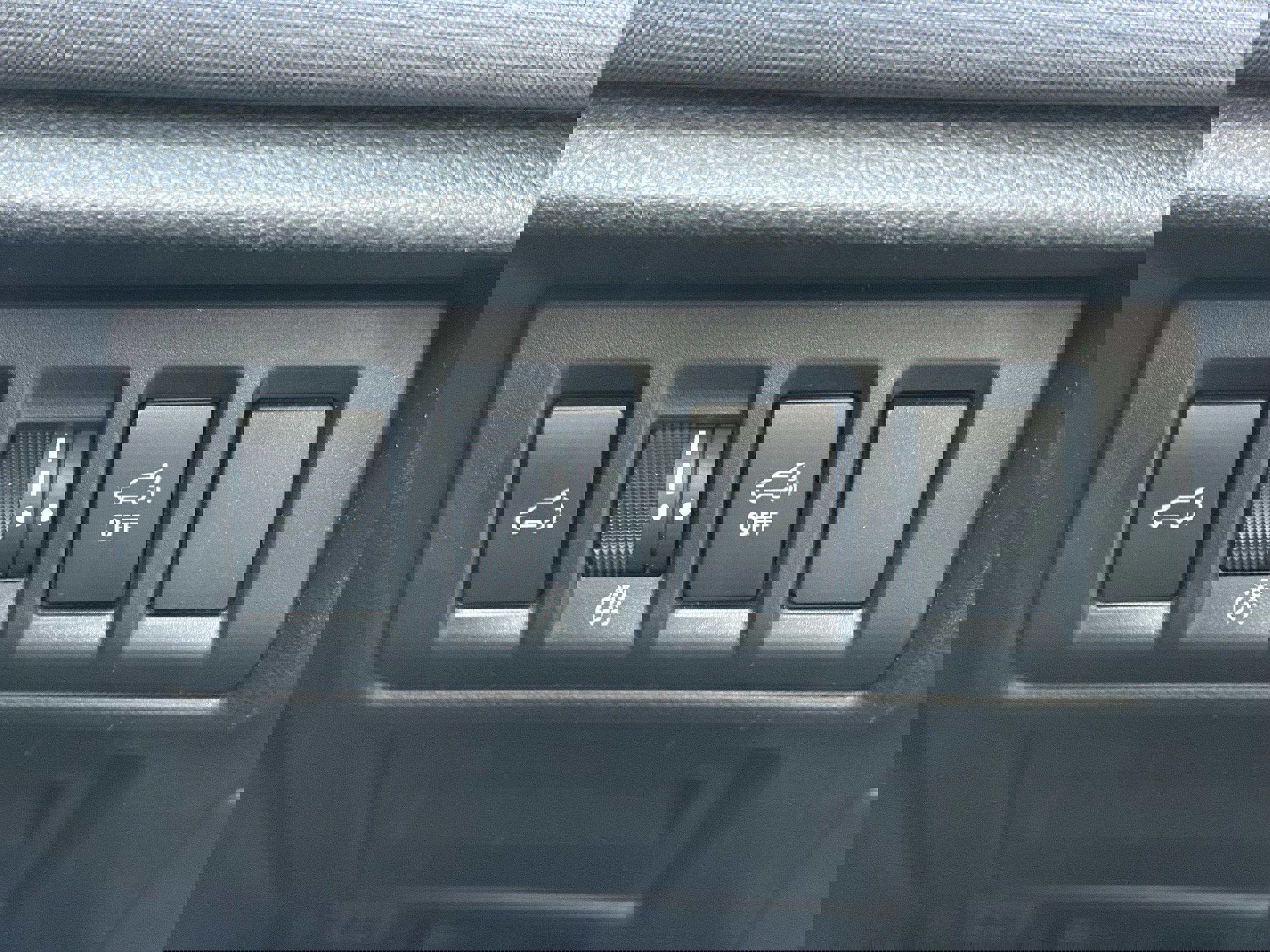 Certified 2025 Subaru Outback Premium AWD/4WD image 18