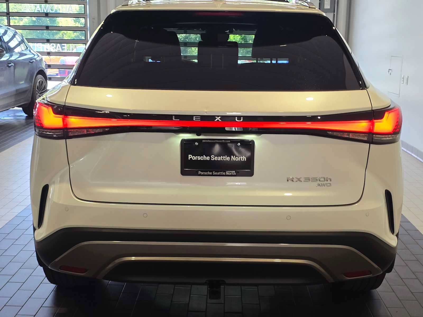Used 2024 Lexus RX 350h AWD/4WD image 6