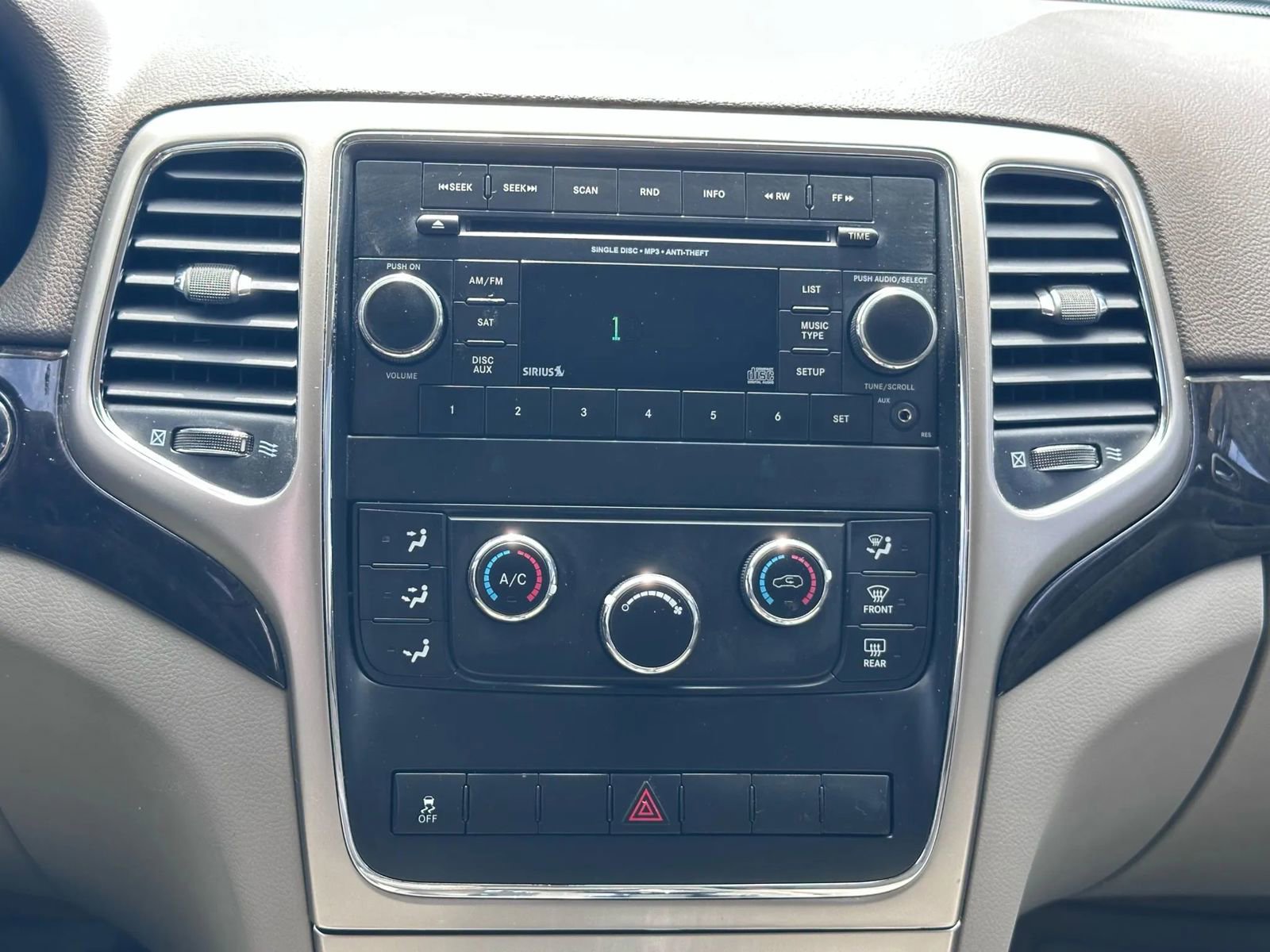 Used 2012 Jeep Grand Cherokee Laredo w/ Laredo E Group image 55