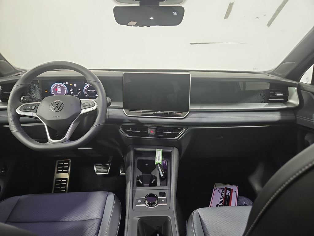 New 2026 Volkswagen Tiguan SE R-Line image 12