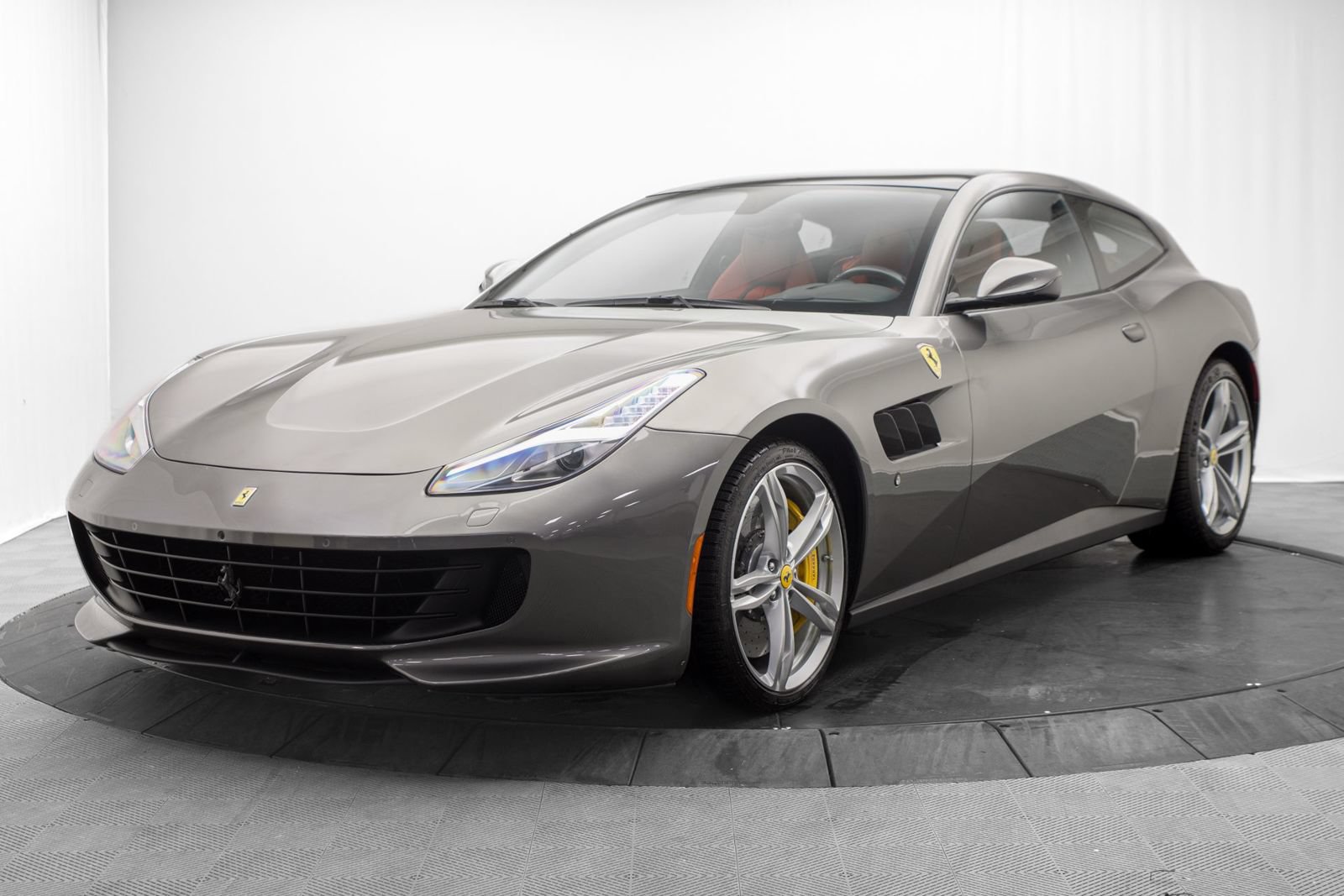 Used 2018 Ferrari GTC4Lusso AWD/4WD image 7