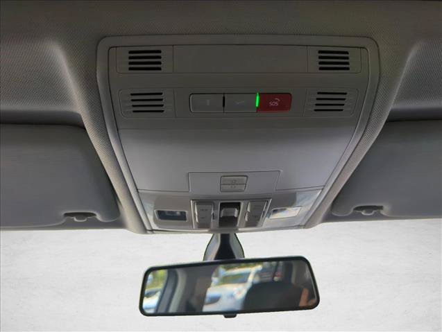 Used 2021 Volkswagen Tiguan SE w/ Panoramic Sunroof Package FWD image 19
