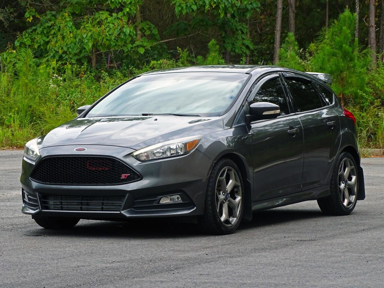 Used 2017 Ford Focus ST image 3