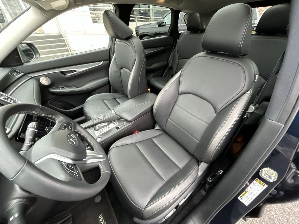 Certified 2025 INFINITI QX50 Luxe w/ Accent Package image 15