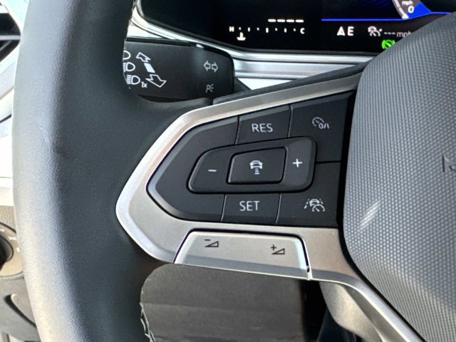 New 2026 Volkswagen Taos SE FWD image 8