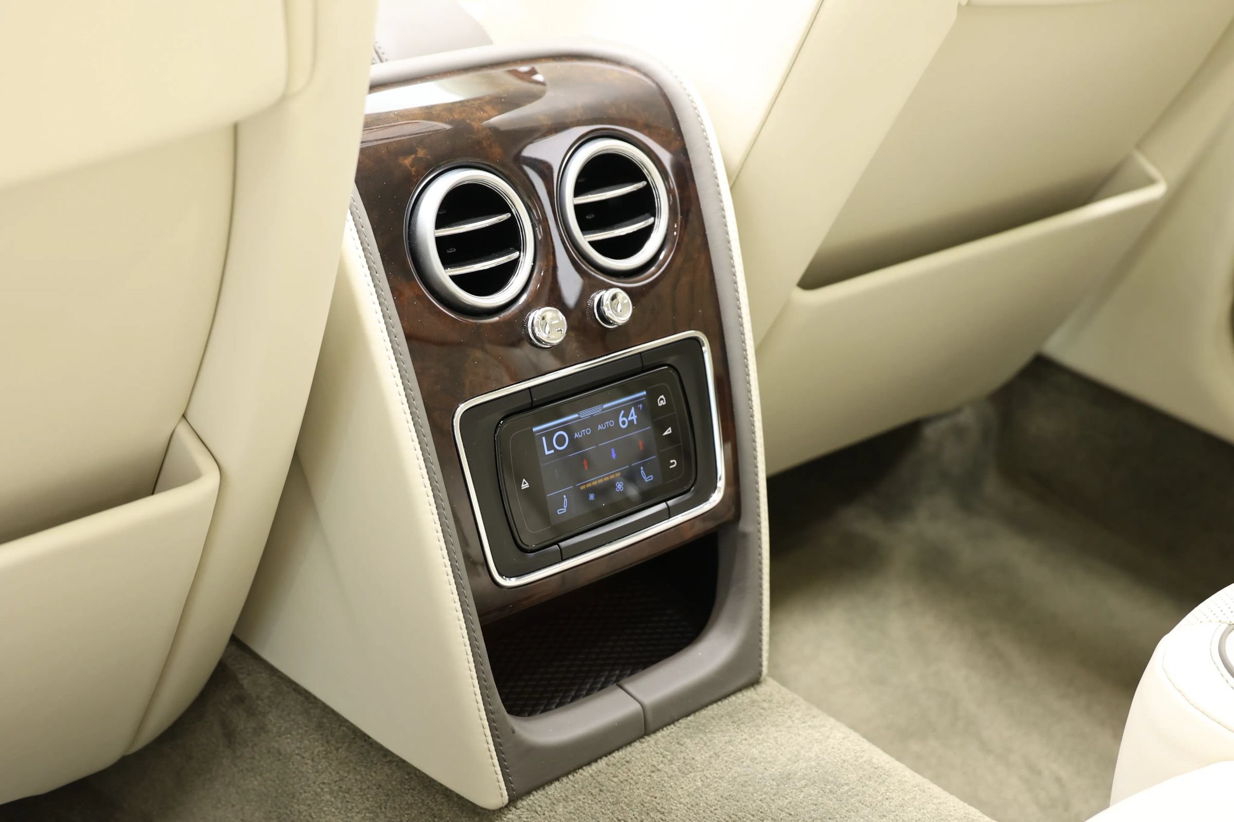 Used 2018 Bentley Flying Spur V8 AWD/4WD image 60