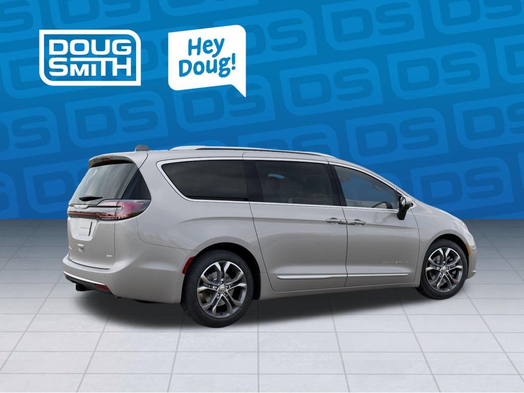 New 2026 Chrysler Pacifica Pinnacle w/ Trailer Tow Group AWD/4WD image 4