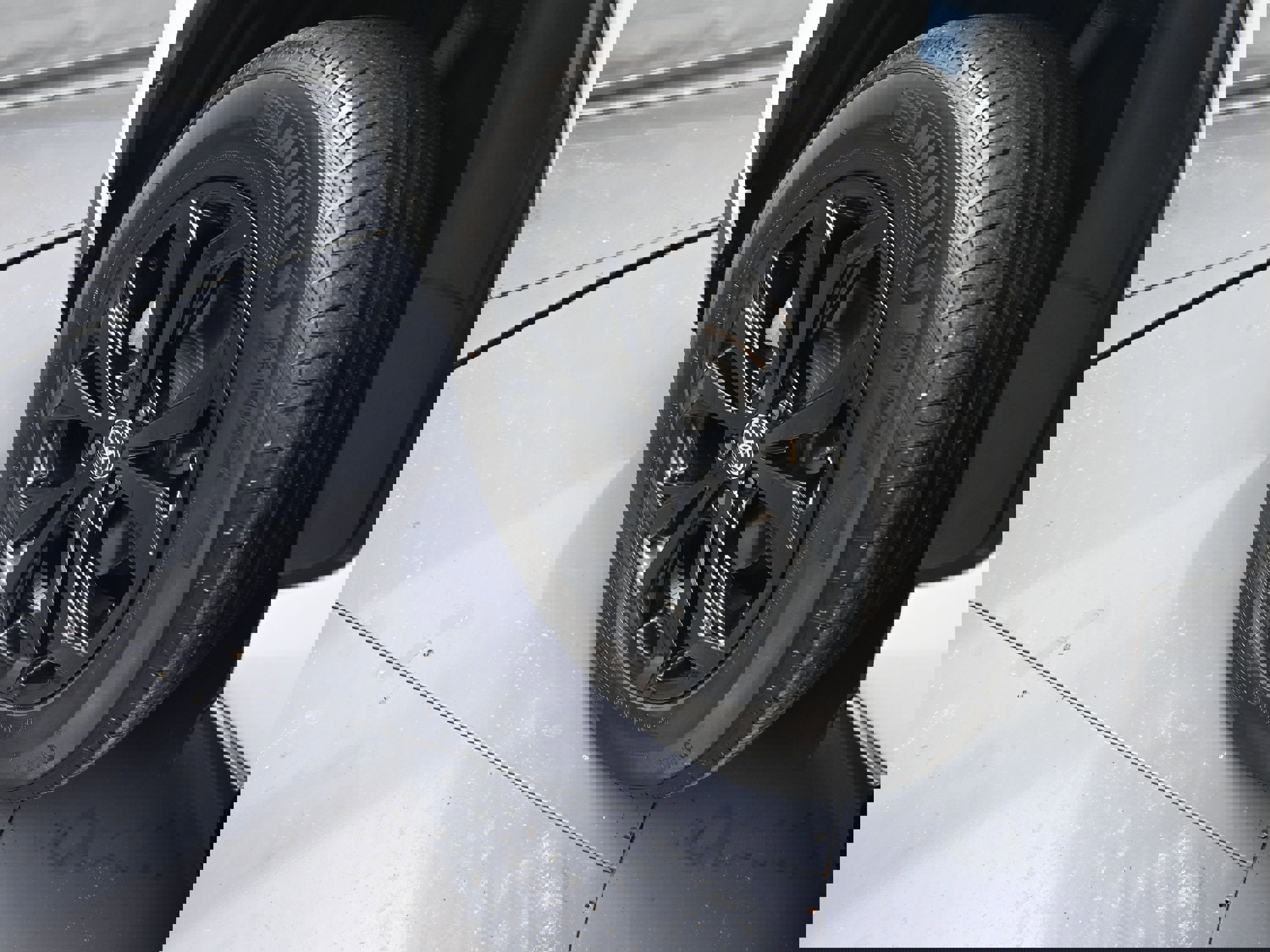 Used 2023 Toyota RAV4 SE image 31