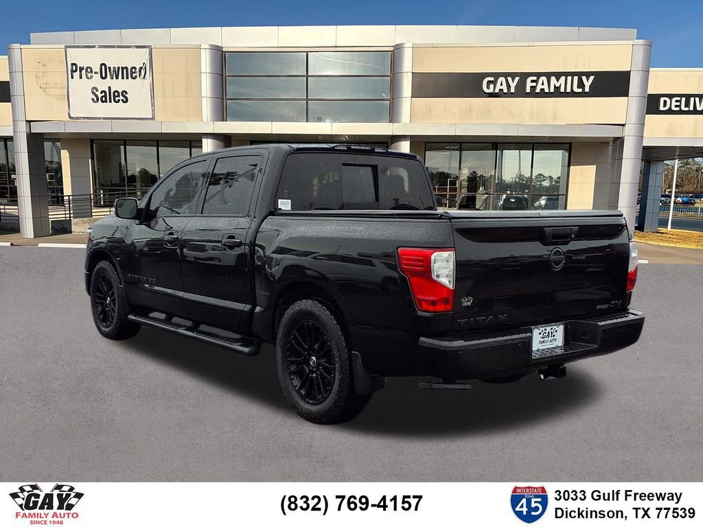 Used 2018 Nissan Titan SV w/ SV Convenience Package RWD image 2