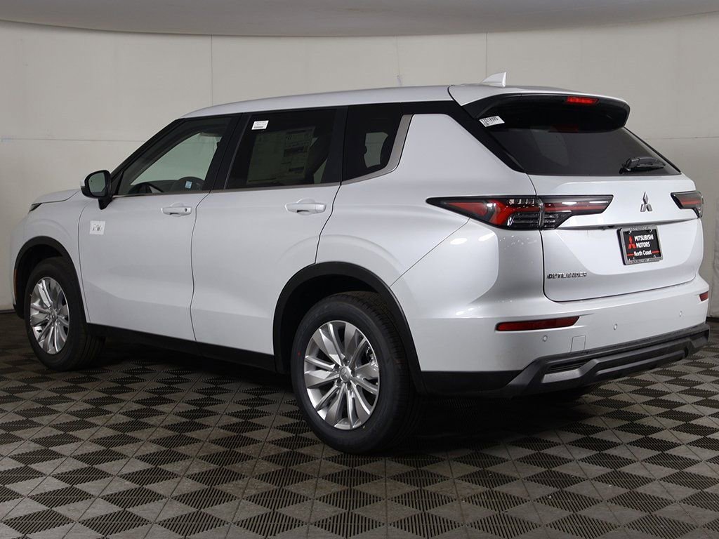 New 2026 Mitsubishi Outlander ES AWD/4WD image 10