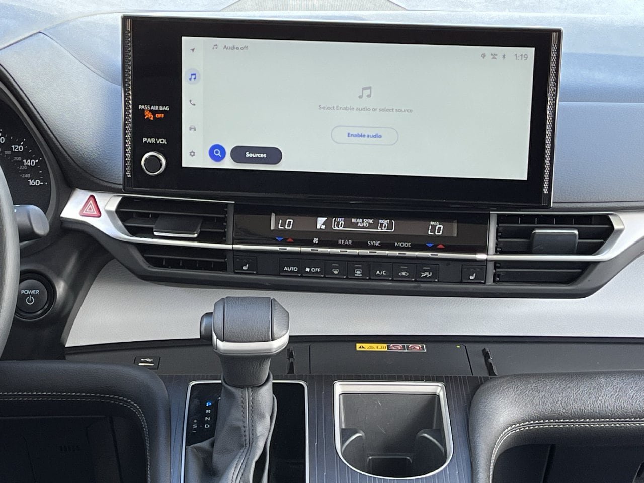 Used 2025 Toyota Sienna XLE FWD image 15