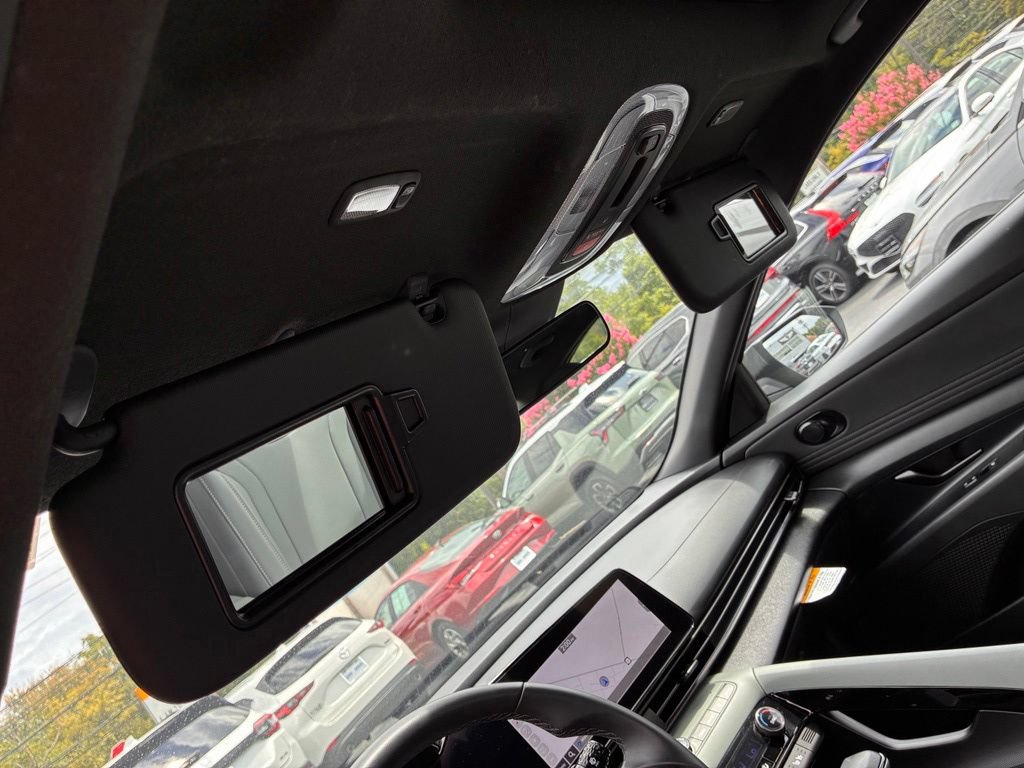 Used 2025 Hyundai Elantra Limited FWD image 43