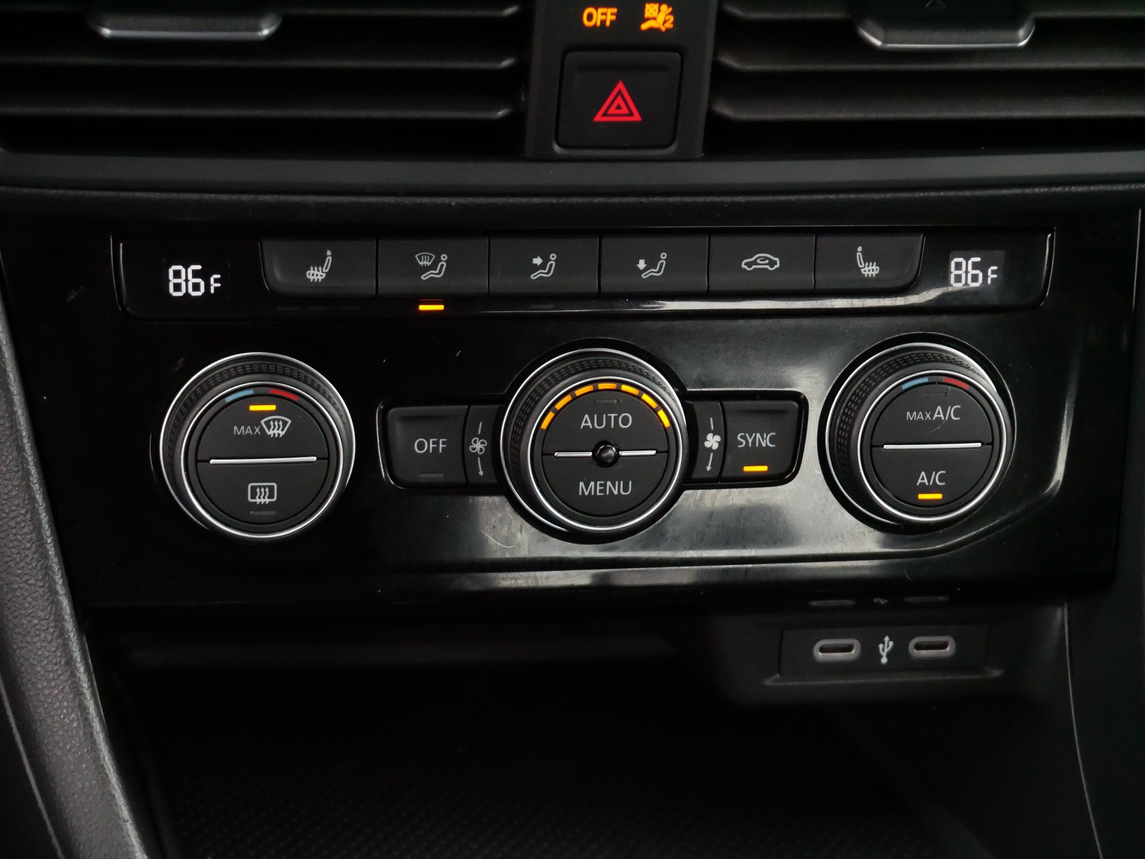 Certified 2024 Volkswagen Jetta SE FWD image 23