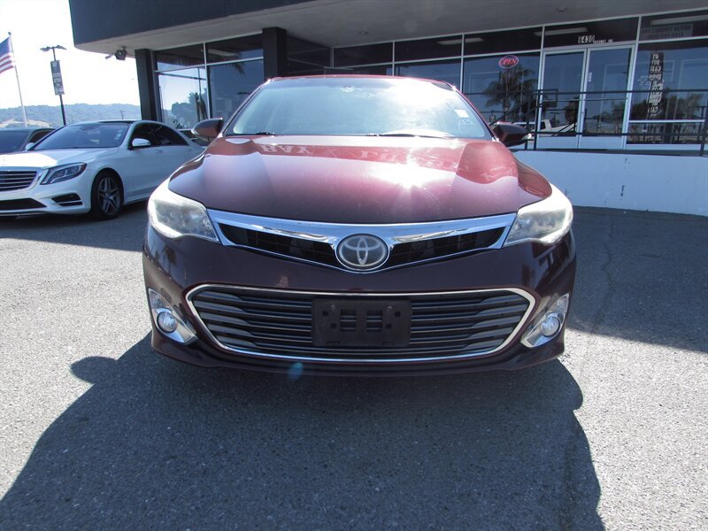 Used 2014 Toyota Avalon Limited w/ Technology Package FWD image 2
