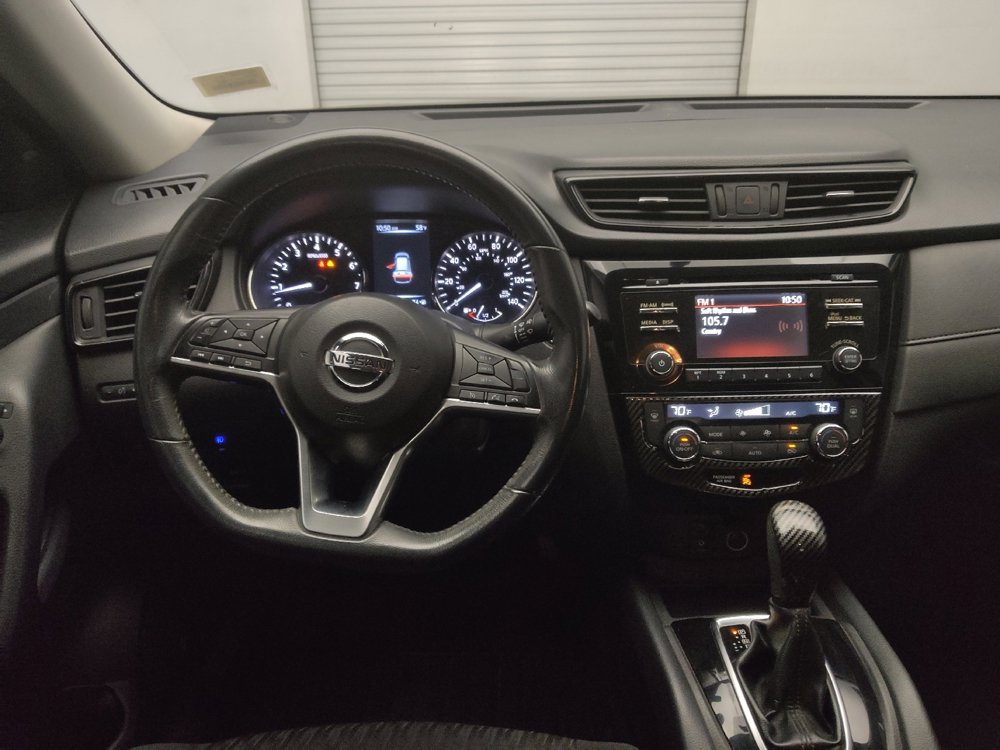 Used 2017 Nissan Rogue SV image 22