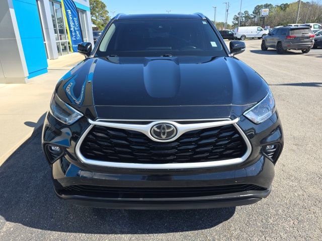 Used 2021 Toyota Highlander XLE FWD image 8