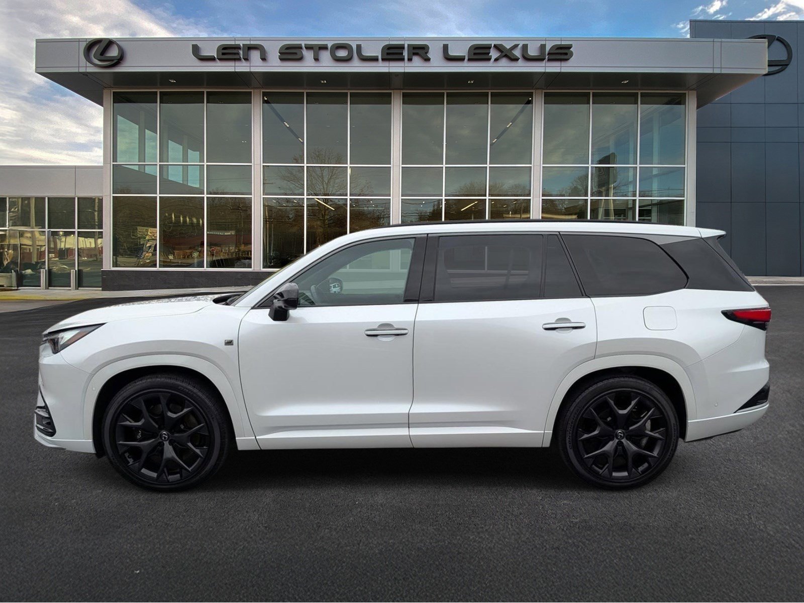 Certified 2024 Lexus TX 500h AWD w/ Technology Package image 6