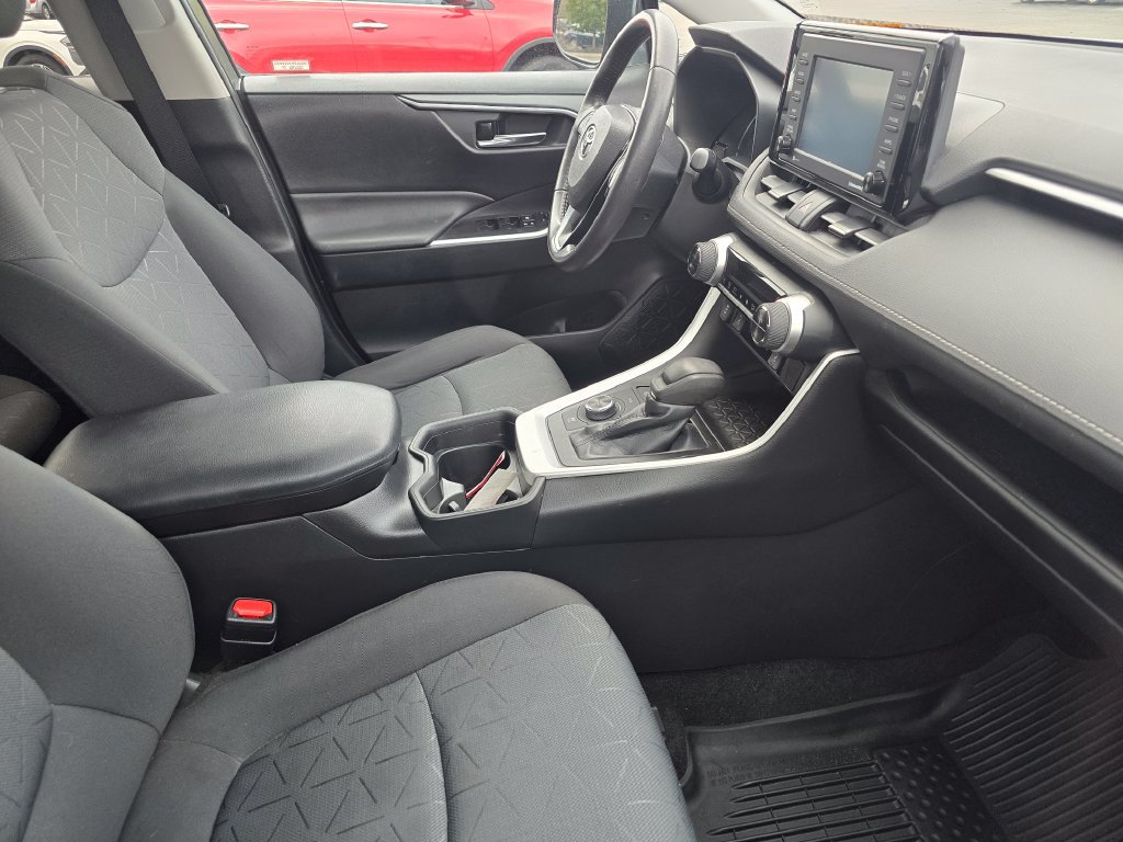 Used 2021 Toyota RAV4 XLE w/ Convenience Package AWD/4WD image 17