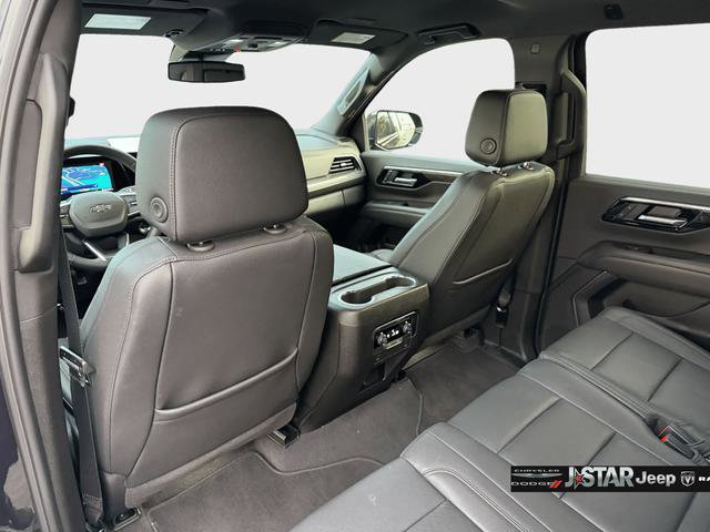 Used 2025 Chevrolet Suburban Z71 image 18