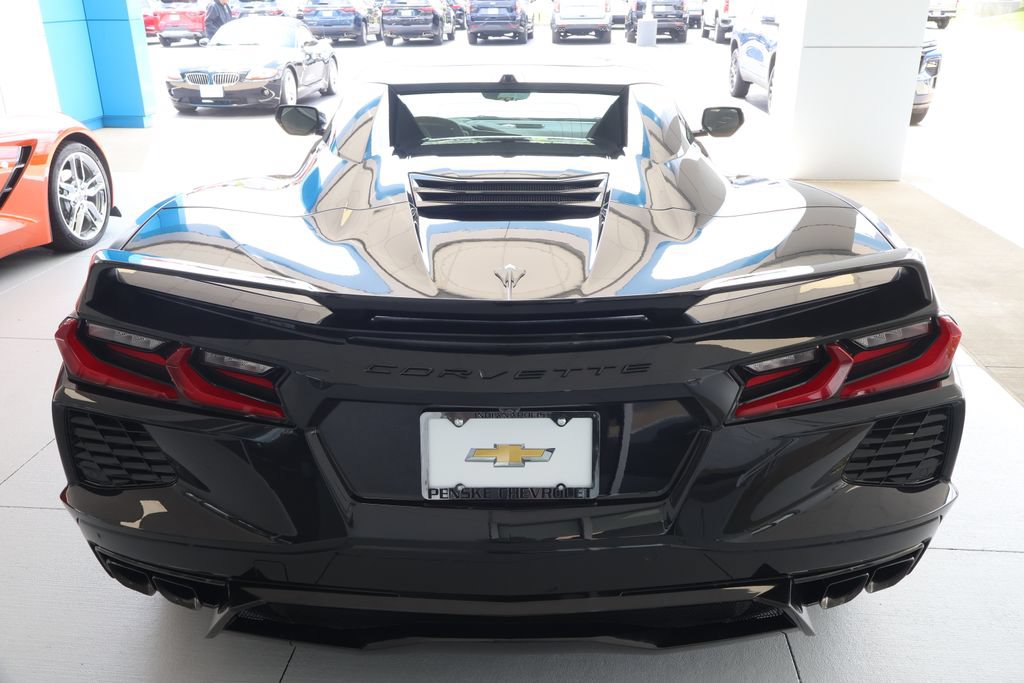 Used 2023 Chevrolet Corvette Stingray Premium Conv w/ Z51 Performance Package RWD image 8